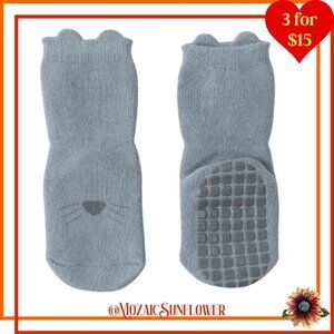 NEW Comfy Cozy Blue Kitten Face Stay-On Baby Socks With Grips On Bottom 6-12 Mo